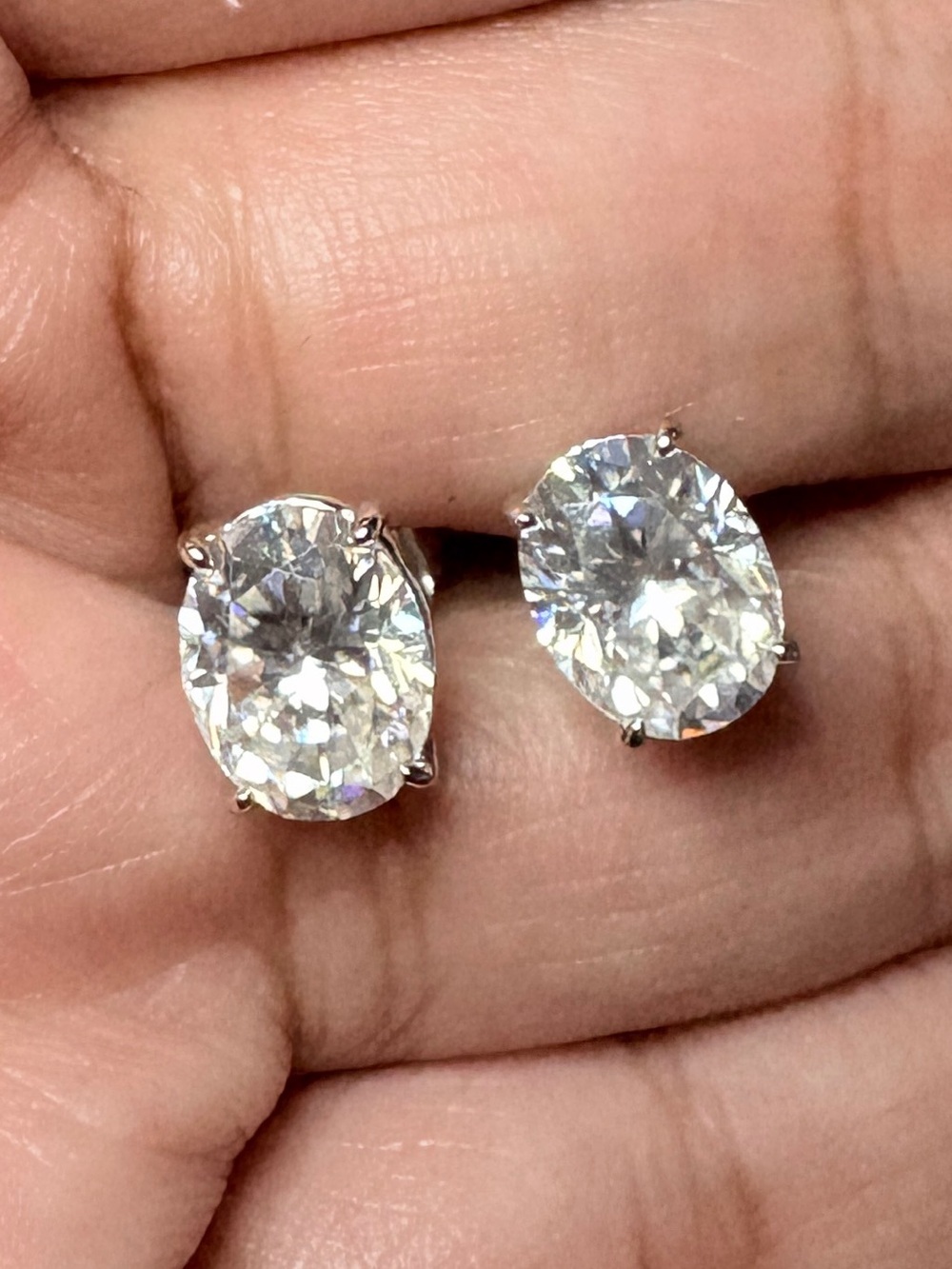 GRA Moissanite Oval Silver S925 Stud Earrings - Sparkling Clear Stones